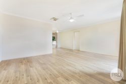 26 Craigends Ln, Hillvue NSW 2340, Australia