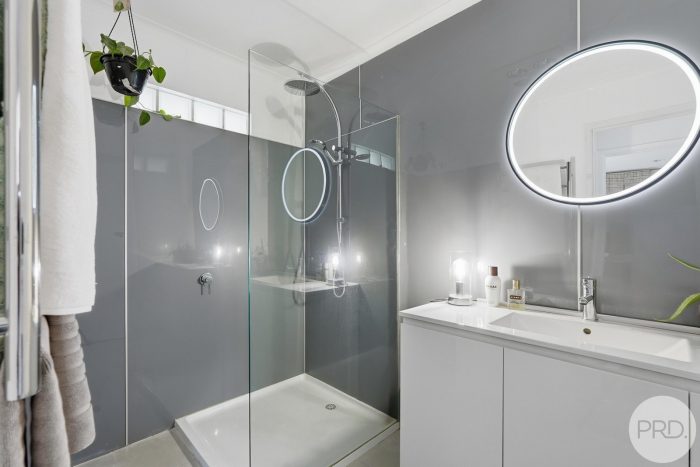 Unit 2/8 Daylesford Rd, Glenorchy TAS 7010, Australia