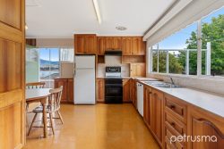 137 Derwent Ave, Lindisfarne TAS 7015, Australia