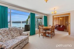 137 Derwent Ave, Lindisfarne TAS 7015, Australia