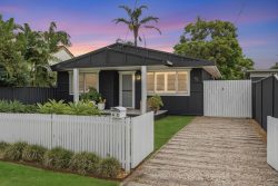 42 Dorothy Ave, Woy Woy NSW 2256, Australia