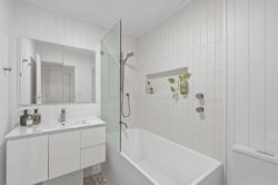 42 Dorothy Ave, Woy Woy NSW 2256, Australia