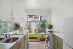 Unit 1/6 Dunban Rd, Woy Woy NSW 2256, Australia