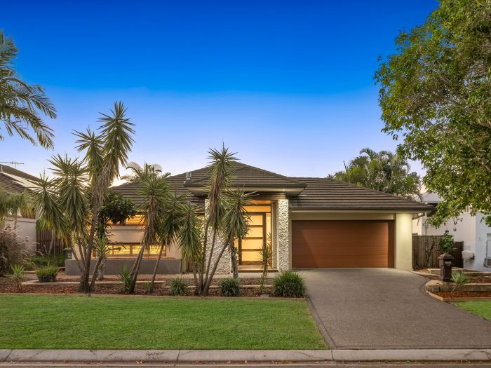 17 Elkington Cct, North Lakes QLD 4509, Australia