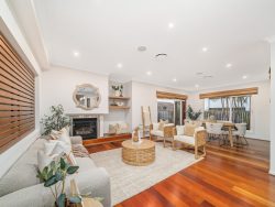 17 Elkington Cct, North Lakes QLD 4509, Australia