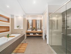 17 Elkington Cct, North Lakes QLD 4509, Australia