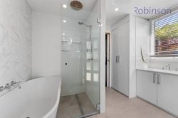 11 Emerald St, Hamilton North NSW 2292, Australia