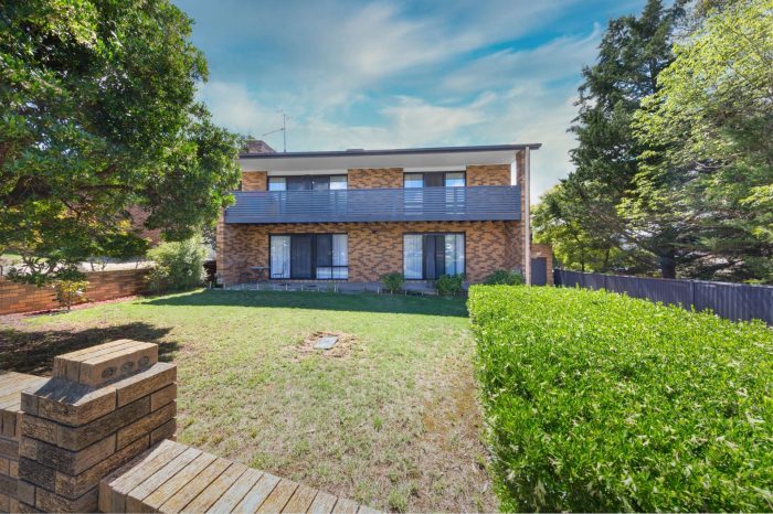 4 Harper Cl, Karabar NSW 2620, Australia