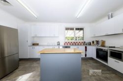 4 Henry Rd, Wantirna South VIC 3152, Australia