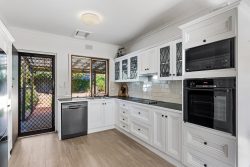 26 Highland Ave, Old Reynella SA 5161, Australia