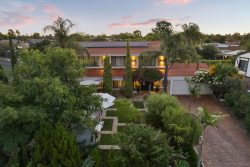 27 Greenpark Rd, Alexander Heights WA 6064, Australia