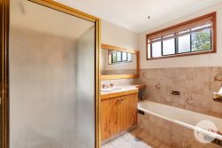 11 Jacaranda Pl, Oxley Vale NSW 2340, Australia