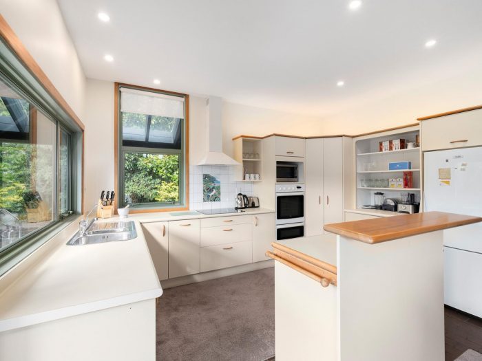 5 Indira Place, Khandallah, Wellington, 6035, New Zealand