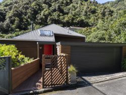 41 Rona Street, Eastbourne, Lower Hutt, Wellington, 5013, New Zealand