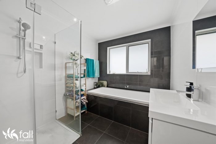 Unit 2/2 Karloo Ct, Chigwell TAS 7011, Australia