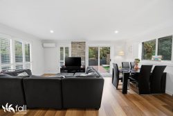 Unit 2/2 Karloo Ct, Chigwell TAS 7011, Australia