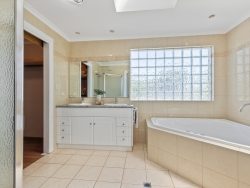 4 Keane Ct, Old Reynella SA 5161, Australia