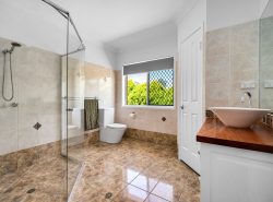 14 Kleinton School Rd, Kleinton QLD 4352, Australia