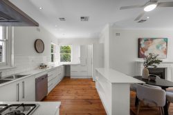 11 Auburn Ave, Myrtle Bank SA 5064, Australia