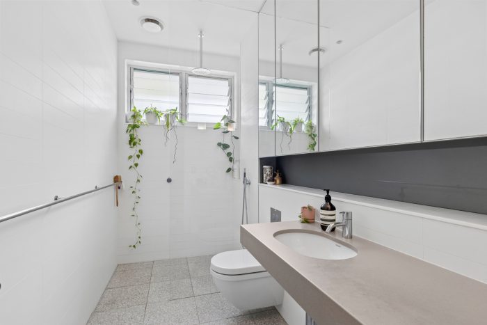 10 Knowles Ave, North Bondi NSW 2026, Australia
