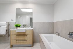 60 Korere Terrace, Stonefields, Auckland, 1072, New Zealand