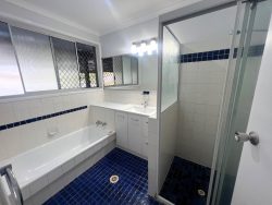 78 Malpas St, Boyne Island QLD 4680, Australia