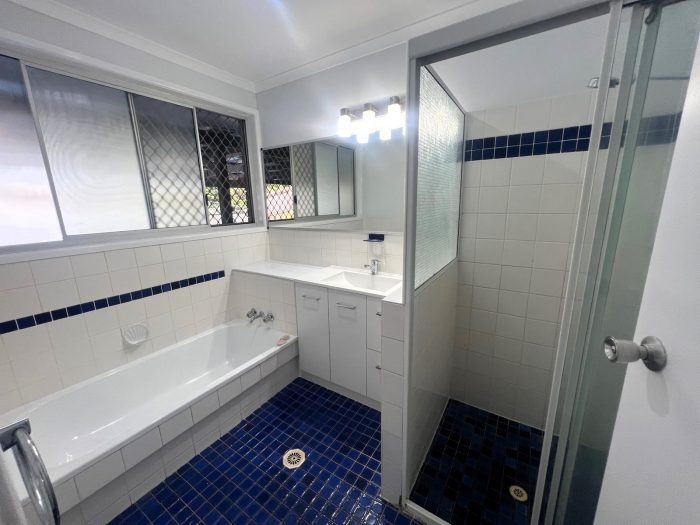 78 Malpas St, Boyne Island QLD 4680, Australia