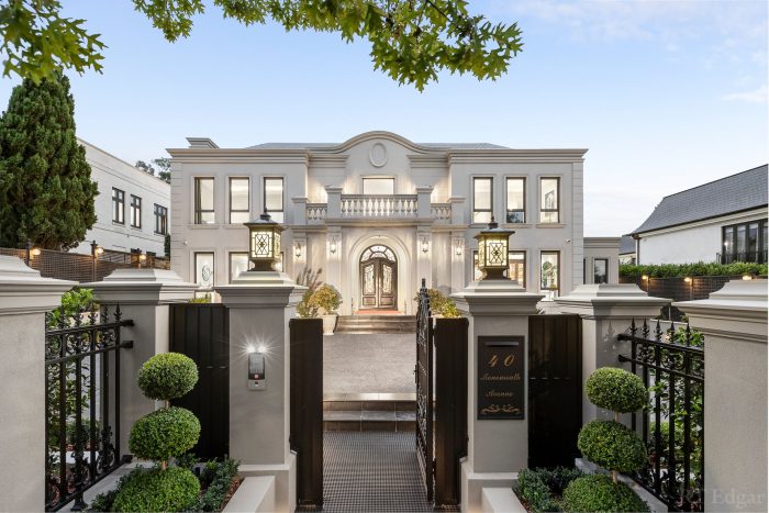 40 Monomeath Ave, Canterbury VIC 3126, Australia