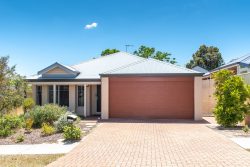 12 Maurice St, Embleton WA 6062, Australia