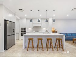 14 Murphy St, Scarborough QLD 4020, Australia