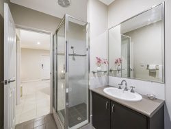 5B Wollong Pl, Nollamara WA 6061, Australia