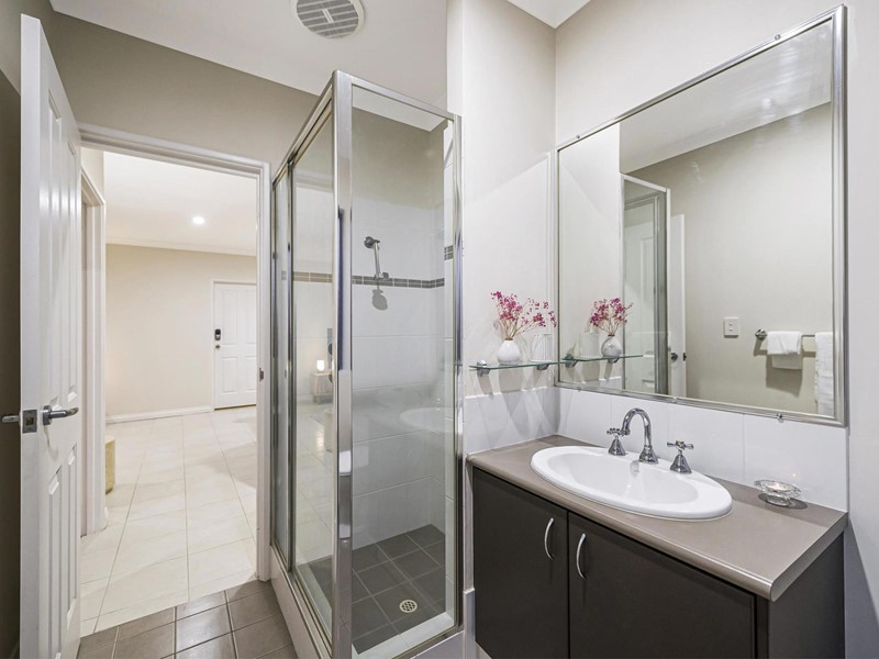 5B Wollong Pl, Nollamara WA 6061, Australia
