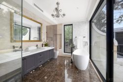 12 Raheen Dr, Kew VIC 3101, Australia