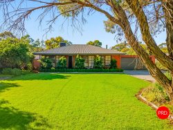 11 Rennie St, Huntly VIC 3551, Australia