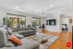 11 Rennie St, Huntly VIC 3551, Australia