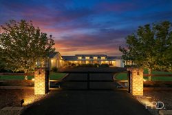 8 Rodeo Dr, Hillvue NSW 2340, Australia