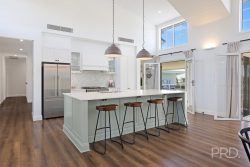 8 Rodeo Dr, Hillvue NSW 2340, Australia