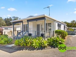 12 Sixth Ave, Green Point NSW 2251, Australia