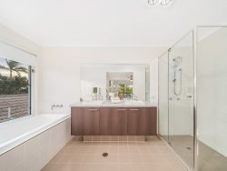 9 Wader St, North Lakes QLD 4509, Australia