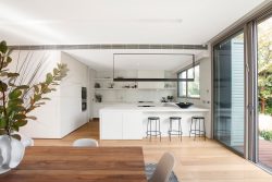 8 Wootton Grove, Caulfield North VIC 3161, Australia