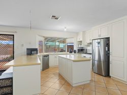 14 Worthing Dr, Sheidow Park SA 5158, Australia