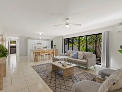 18A Gerard St, Christie Downs SA 5164, Australia