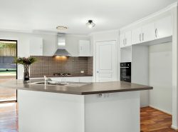 19 Ace Dr, Glenvale QLD 4350, Australia