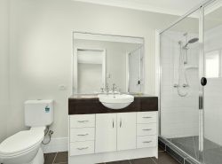 19 Ace Dr, Glenvale QLD 4350, Australia