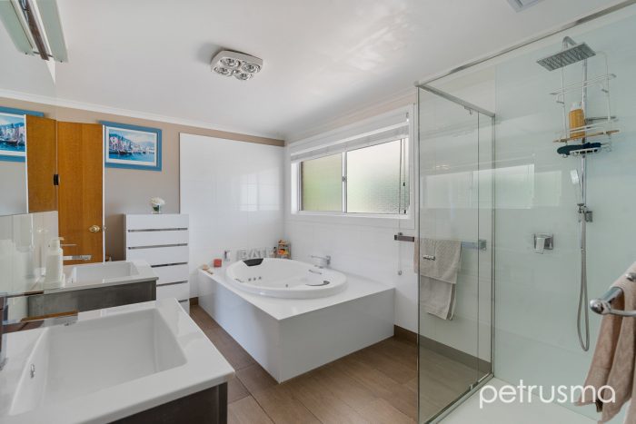 225 Baskerville Rd, Old Beach TAS 7017, Australia