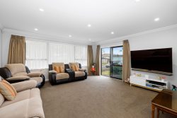 51 Bonnie Glen Crescent, Ebdentown, Upper Hutt, Wellington, 5018, New Zealand