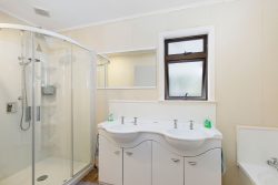 51 Bonnie Glen Crescent, Ebdentown, Upper Hutt, Wellington, 5018, New Zealand