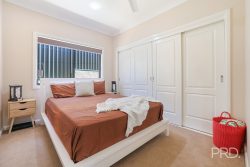 20 Boulevard Pl, Hillvue NSW 2340, Australia