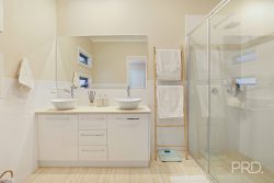 20 Boulevard Pl, Hillvue NSW 2340, Australia