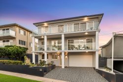 29 Cantrill Ave, Maroubra NSW 2035, Australia